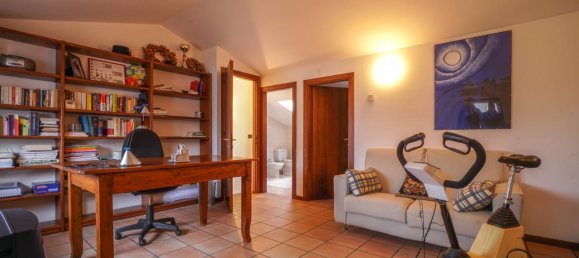 Casa de 5 habitaciónes en San Bonifacio, Italy No. 232743 7