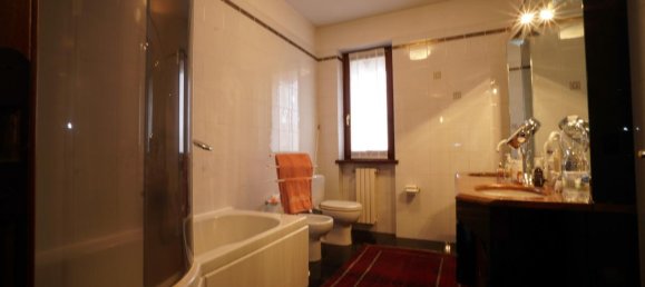 Casa de 5 habitaciónes en San Bonifacio, Italy No. 232743 10