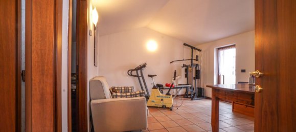 Casa de 5 habitaciónes en San Bonifacio, Italy No. 232743 8