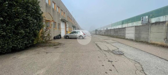 400m² Warehouse in Boffalora sopra Ticino, Italy No. 177387 2