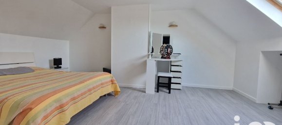 4 bedrooms House in Sarthe, France No. 102477 11