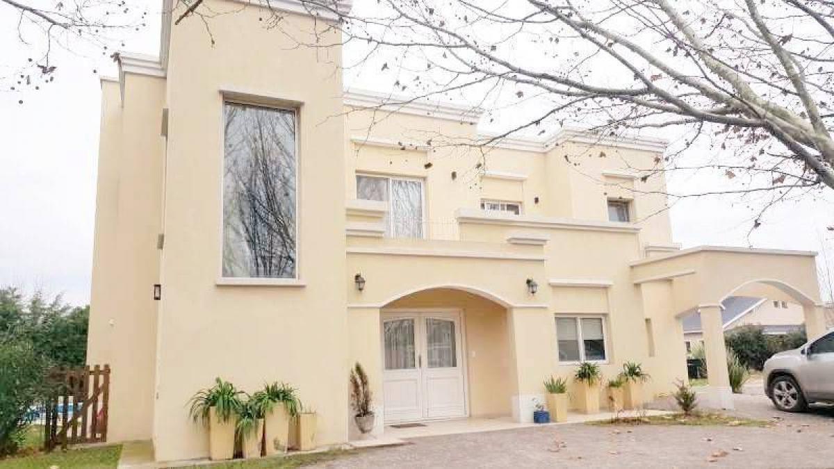 4 bedrooms House in Pilar, Argentina No. 97412