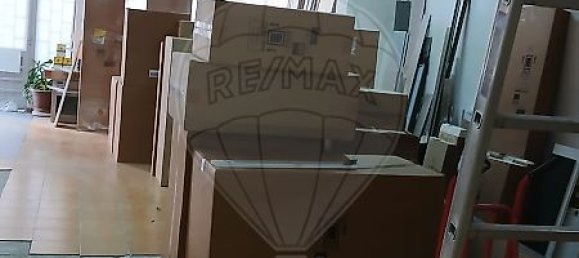 179m² Commercial property in Setubal, Portugal No. 68197 3