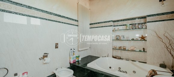 3 Schlafzimmer Villa in Garlasco, Italy, Nr. 365775 12