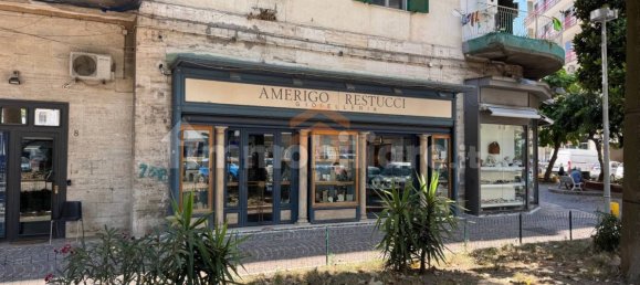 2-Zimmer Gewerbliche Immobilie in Naples, Italy, Nr. 275260 17