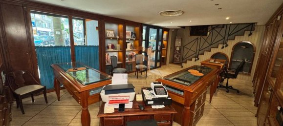 2-Zimmer Gewerbliche Immobilie in Naples, Italy, Nr. 275260 3