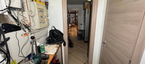 2-Zimmer Gewerbliche Immobilie in Naples, Italy, Nr. 275260 4