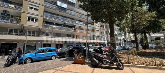 2-Zimmer Gewerbliche Immobilie in Naples, Italy, Nr. 275260 18