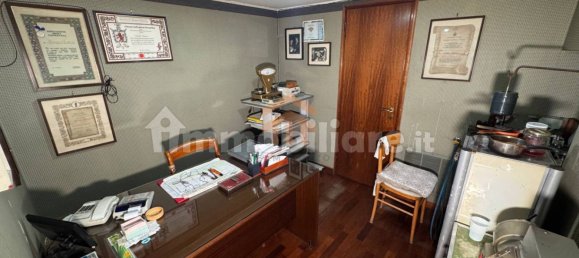 2-Zimmer Gewerbliche Immobilie in Naples, Italy, Nr. 275260 9
