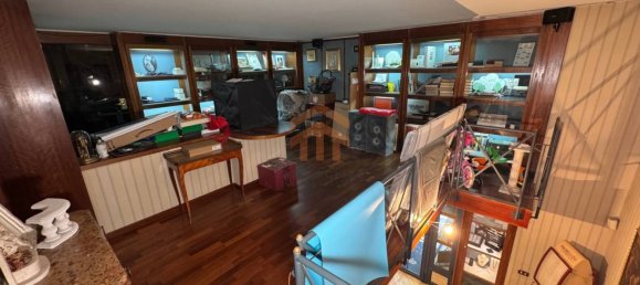 2-Zimmer Gewerbliche Immobilie in Naples, Italy, Nr. 275260 7