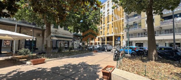 2-Zimmer Gewerbliche Immobilie in Naples, Italy, Nr. 275260 20