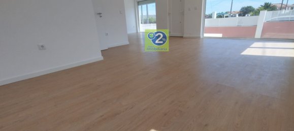 3 bedrooms House in Almada, Portugal No. 141893 2