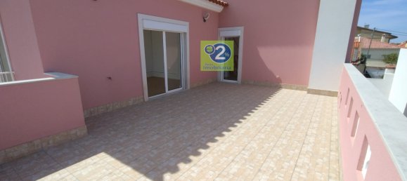 3 bedrooms House in Almada, Portugal No. 141893 12