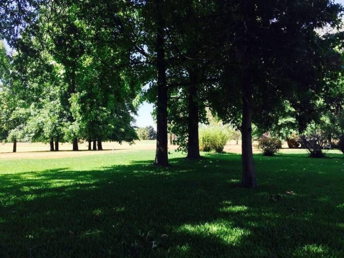 Casa de 4 dormitorios en Buenos Aires, Argentina No. 70081