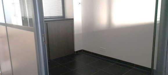 97m² Office in Quimper, France No. 208349 4