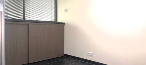 97m² Office in Quimper, France No. 208349 5