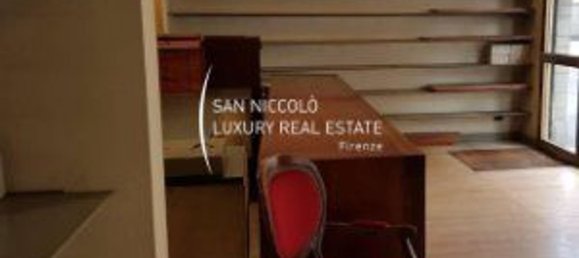 2 rooms Commercial property in Florence, Italy No. 209344 3