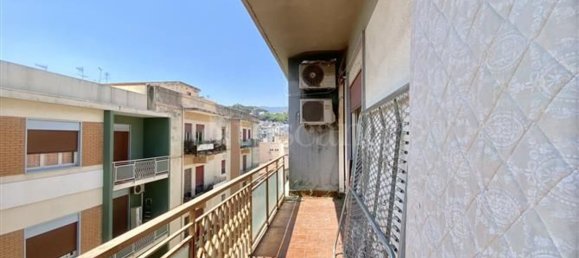 5 bedrooms Apartment in Messina, Italy No. 312720 13