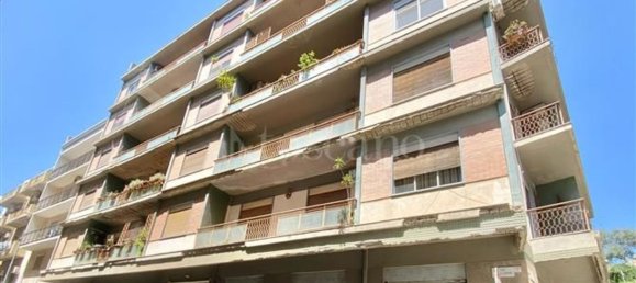 5 bedrooms Apartment in Messina, Italy No. 312720 3