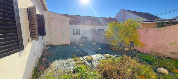 2 bedrooms House in Alenquer, Portugal No. 52234 11