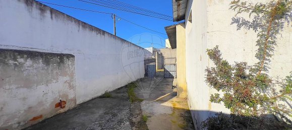 2 bedrooms House in Alenquer, Portugal No. 52234 3