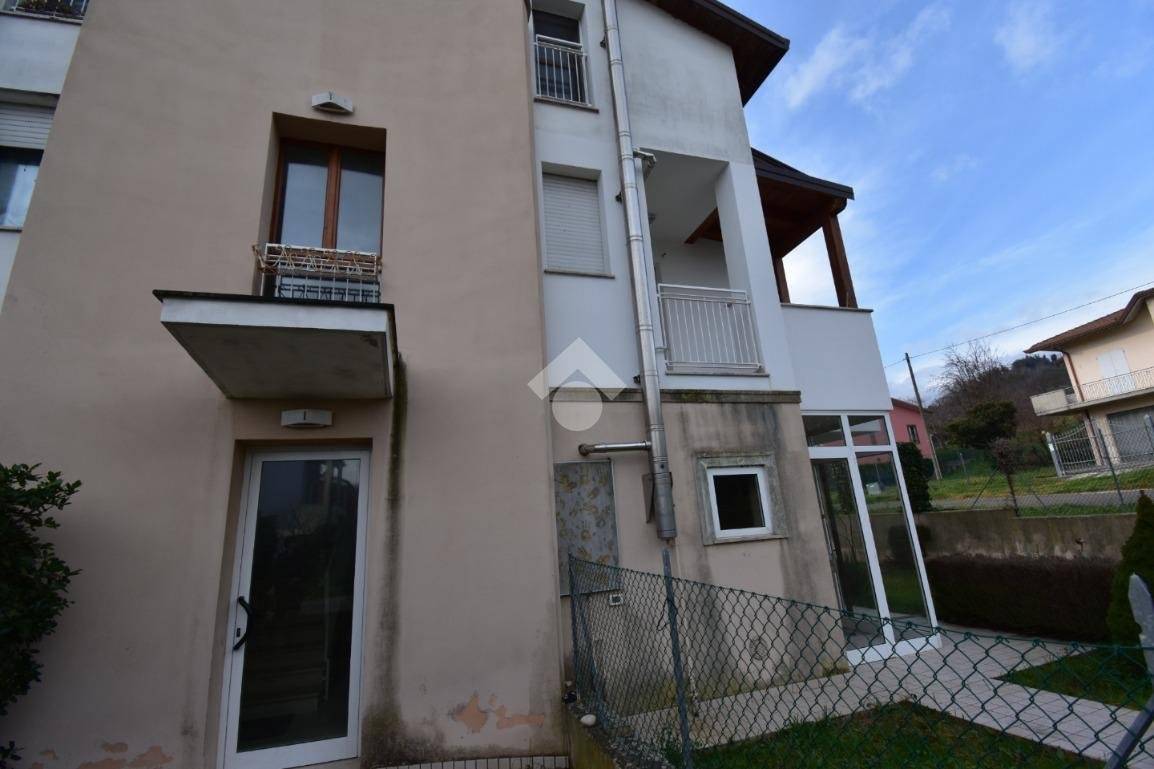 Apartamento de 2 dormitorios en Montescudo Monte Colombo, Italy No. 25472