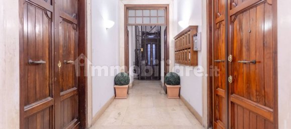 Apartamento T3 em Rome, Italy N.º 221845 3