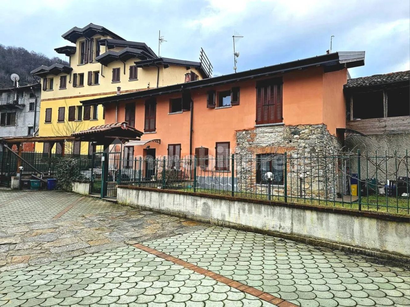 4 غرف نوم شقة في Cuvio, Italy رقم 344047