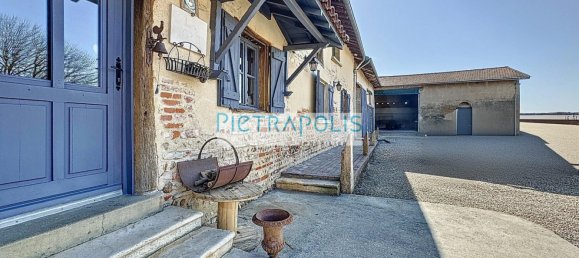 3 bedrooms House in Chatillon-sur-Chalaronne, France No. 196507 2