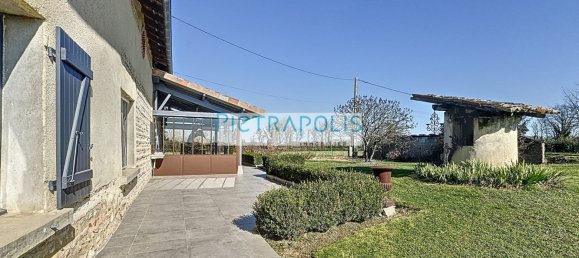 3 bedrooms House in Chatillon-sur-Chalaronne, France No. 196507 9