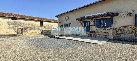 3 bedrooms House in Chatillon-sur-Chalaronne, France No. 196507 3