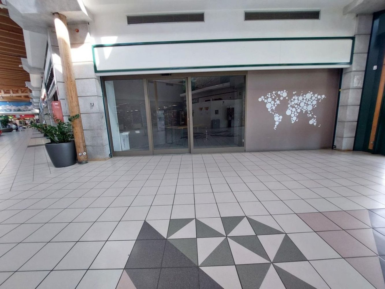 Propiedad comercial en Bologna, Italy 22 m² No. 375077