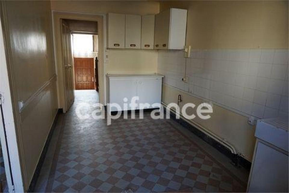 2 bedrooms House in Tonnerre, France No. 12120