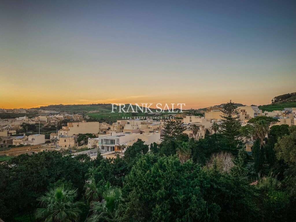 Apartamento de 3 dormitorios en Victoria, Malta No. 5467