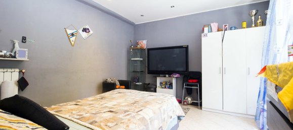 4 bedrooms Apartment in Genoa, Italy No. 296982 8