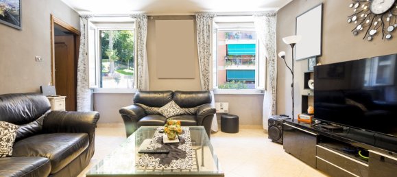 4 bedrooms Apartment in Genoa, Italy No. 296982 4