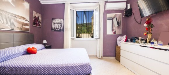 4 bedrooms Apartment in Genoa, Italy No. 296982 12