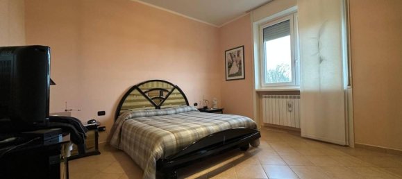 3غرفة شقة في Ferno, Italy رقم 30107 36