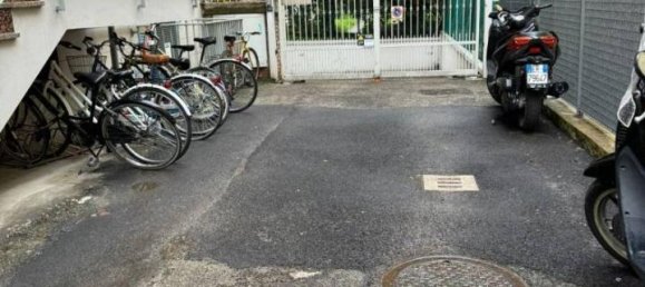 3-salle Appartement à Bologna, Italy No. 27111 30