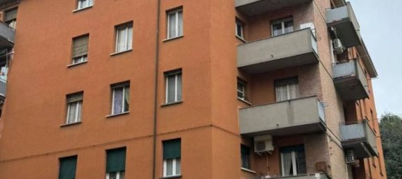 3-salle Appartement à Bologna, Italy No. 27111 3
