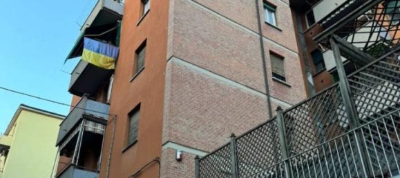 3-salle Appartement à Bologna, Italy No. 27111 32