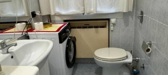 3-salle Appartement à Bologna, Italy No. 27111 5