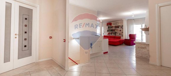 7-salle Maison à Recanati, Italy No. 2237 40