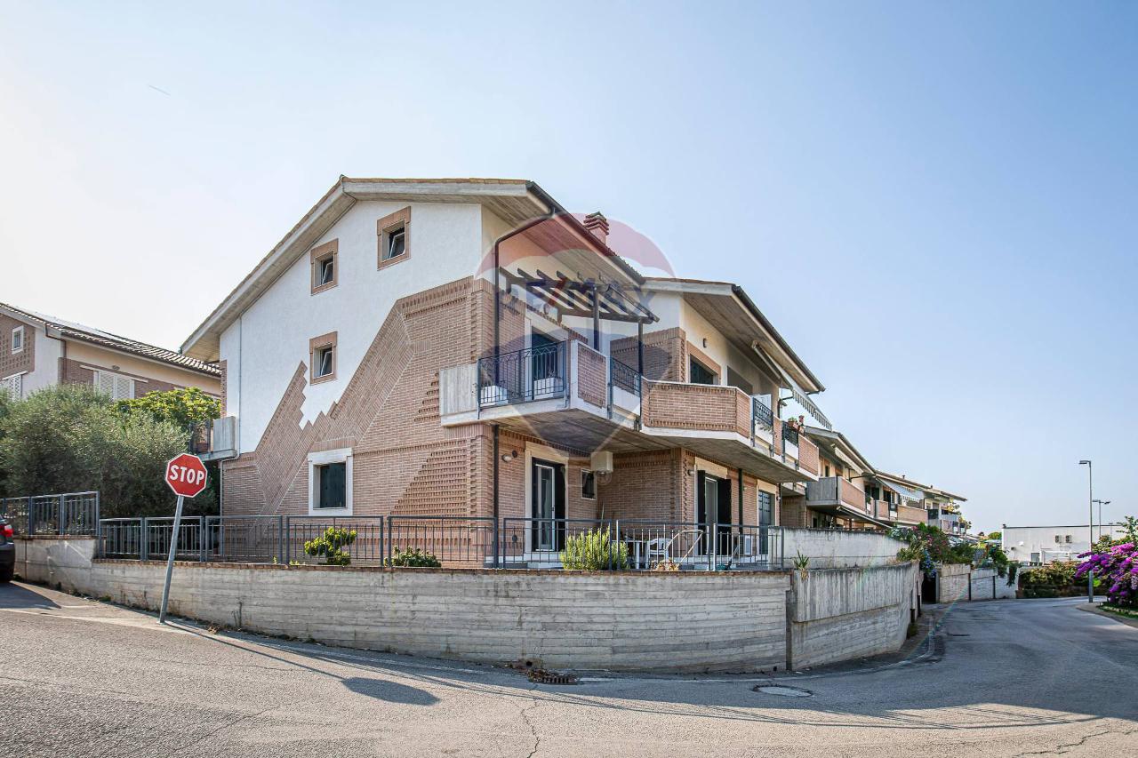 7-salle Maison à Recanati, Italy No. 2237