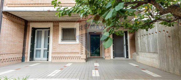 7-salle Maison à Recanati, Italy No. 2237 12