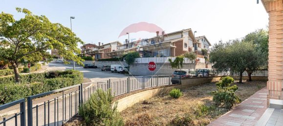 7-salle Maison à Recanati, Italy No. 2237 32