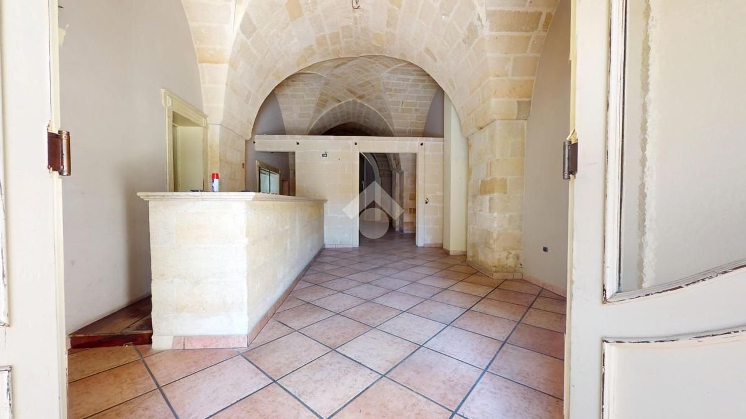 5 rooms Apartment in Oria, Italy No. 282460