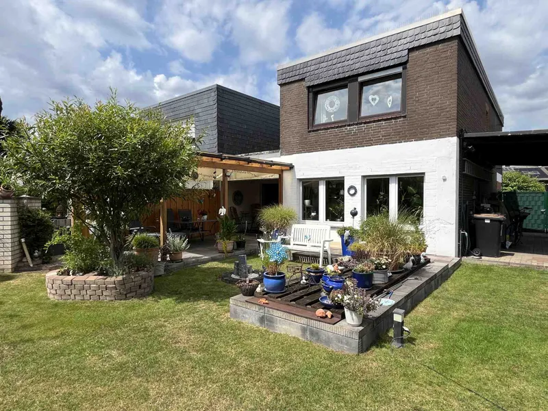 4 rooms House in Wesel, Germany No. 221615