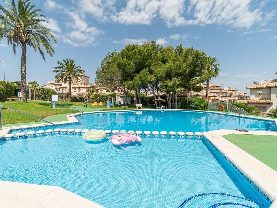 2 bedrooms Apartment in Alicante, Spain No. 179536