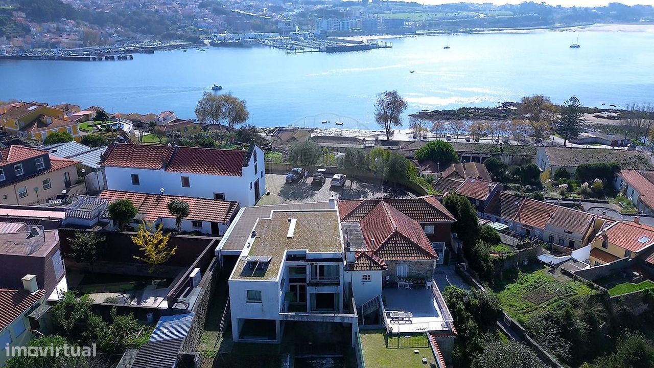 4 bedrooms House in Porto, Portugal No. 177357